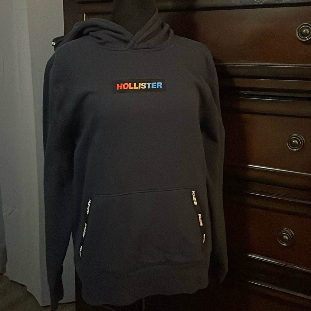 Hollister Men’s Small Navy Logo sweatshirt VGUC.